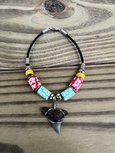 Load image into Gallery viewer, Shark Tooth Bracelet With Flower Beads