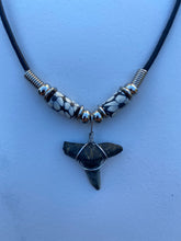 Load image into Gallery viewer, Shark Tooth Necklace White Flower Femo Beads