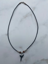 Load image into Gallery viewer, Sandshark Tooth Necklace With Brown Beads
