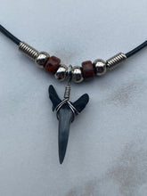 Load image into Gallery viewer, Sandshark Tooth Necklace With Brown Beads