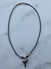 Load image into Gallery viewer, Sandshark Tooth Necklace With Purple Beads