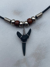 Load image into Gallery viewer, Sandshark Tooth Necklace With Brown Beads