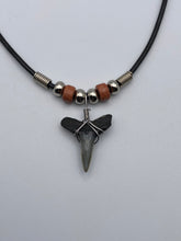 Load image into Gallery viewer, Shark Tooth Necklace With Pink Beads
