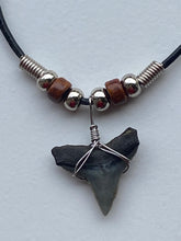 Load image into Gallery viewer, Shark Tooth Necklace With Brown Beads
